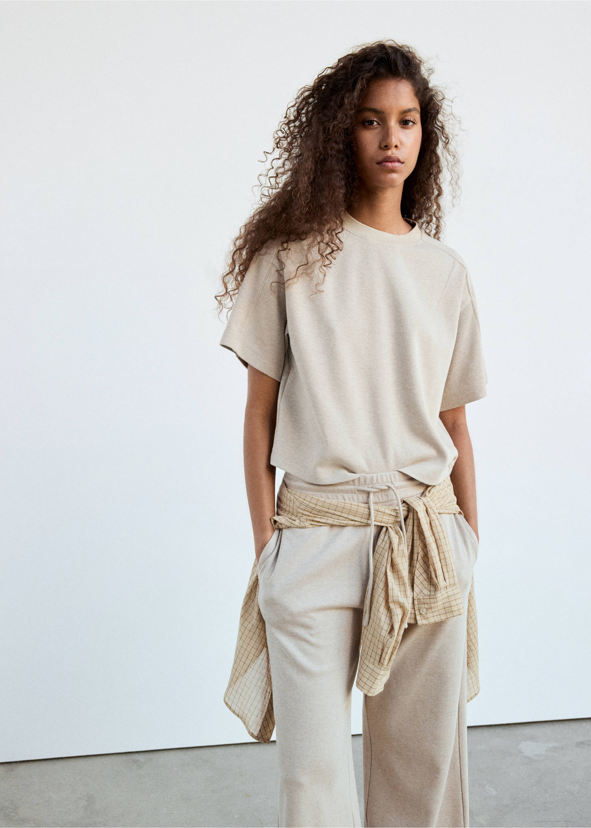 Fine-knit straight-fit trousers - Details of the article 1, Ecru. Ref: 37064076-00.