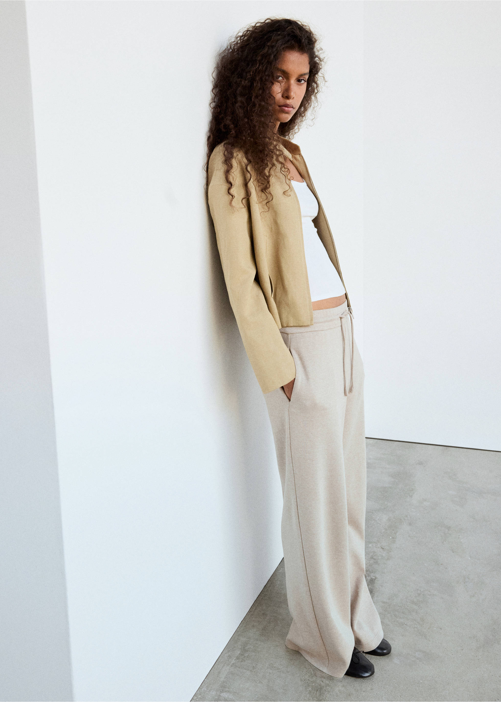 Fine-knit straight-fit trousers - Details of the article 3, Ecru. Ref: 37064076-00.