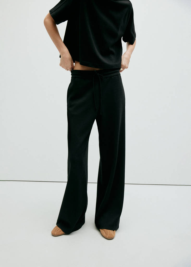 Fine-knit straight-fit trousers — Black