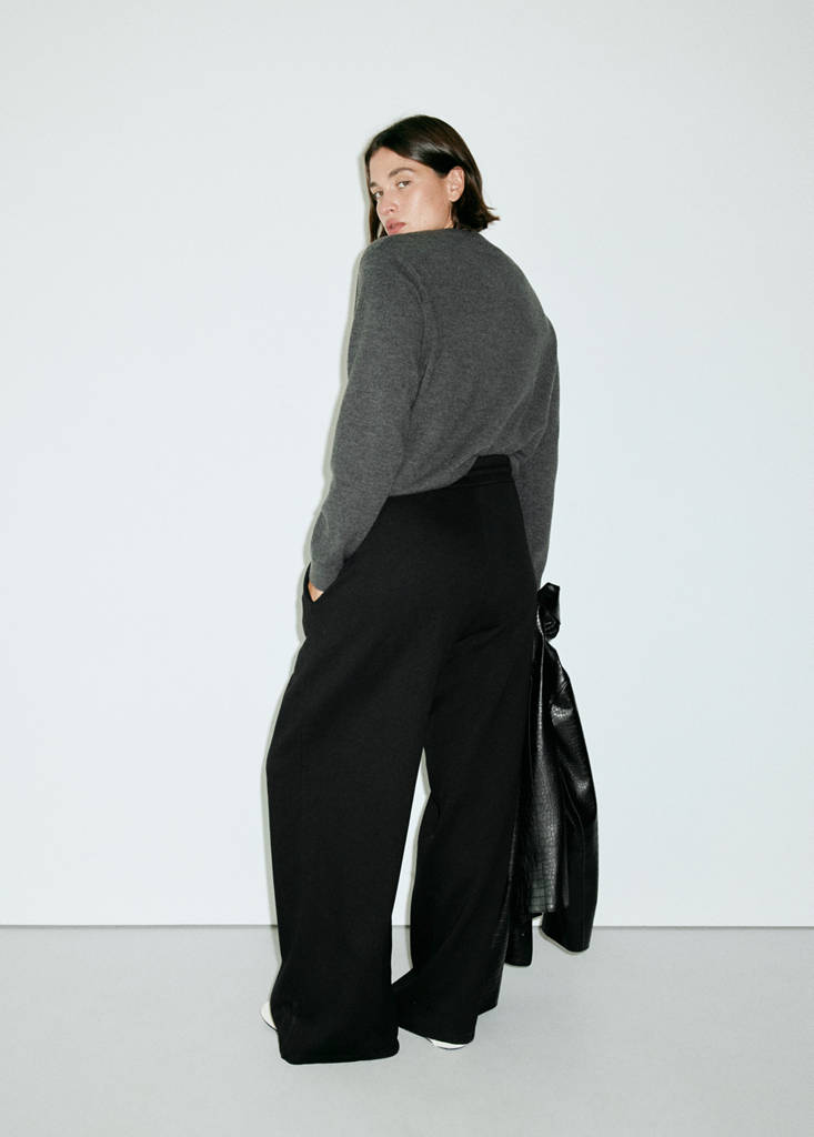 Fine-knit straight-fit trousers — Black