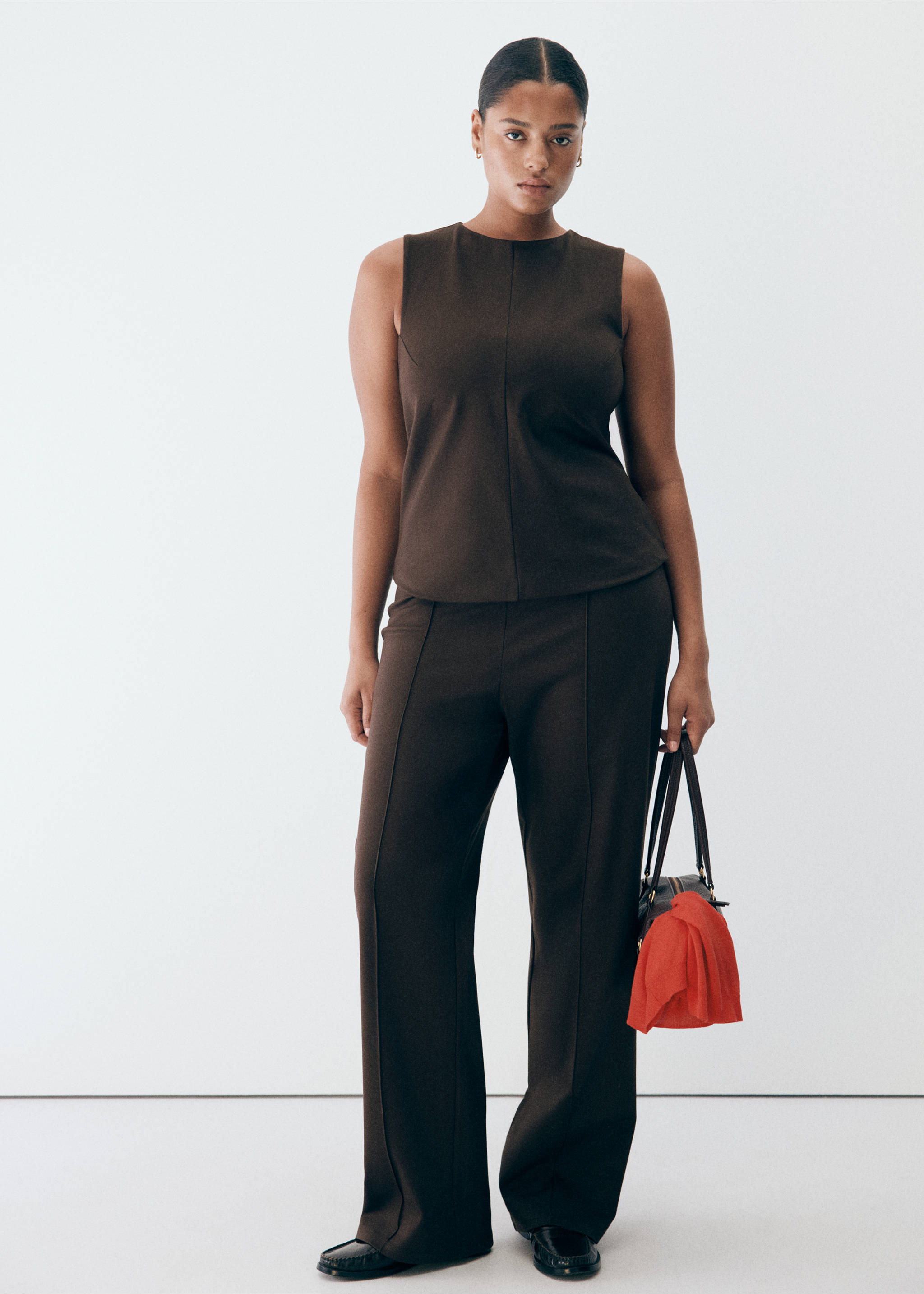 Straight-leg trousers with seam detail - Details of the article 5, Brown. Ref: 37064078-00.