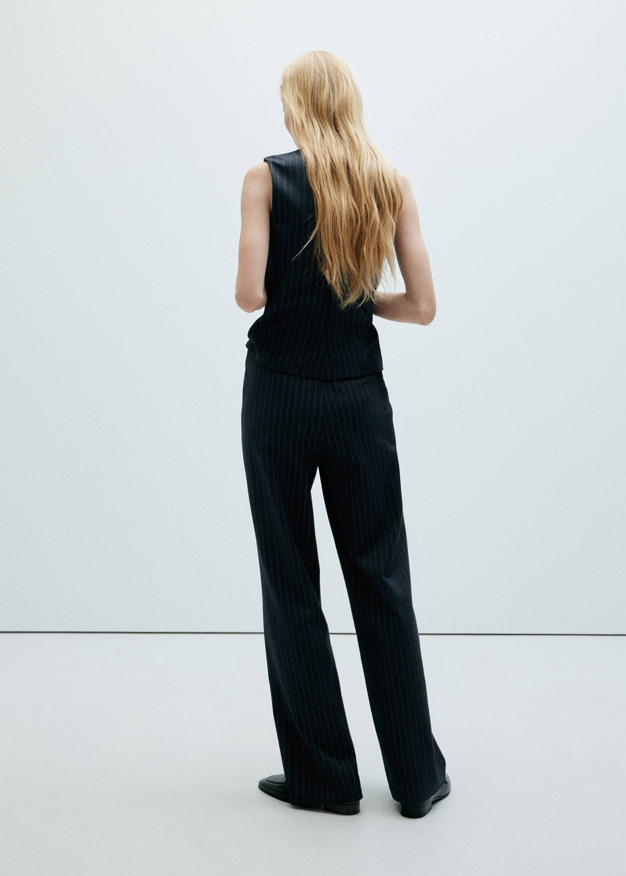 Straight-leg trousers with seam detail - Reverse of the article
