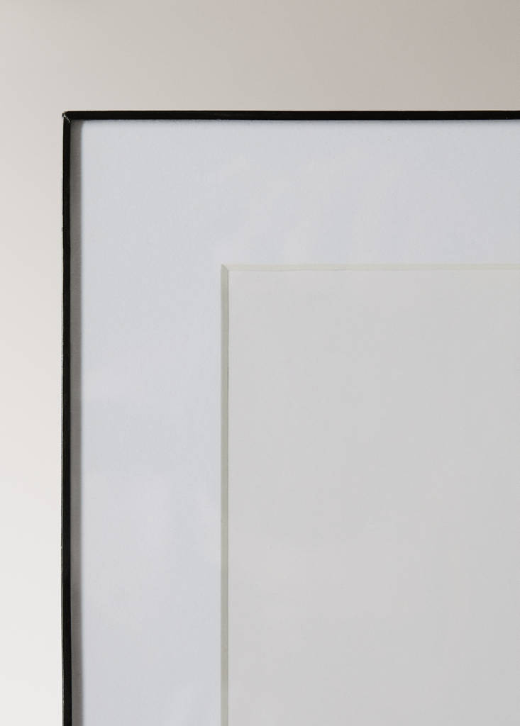 Large metallic profile photo frame — Black