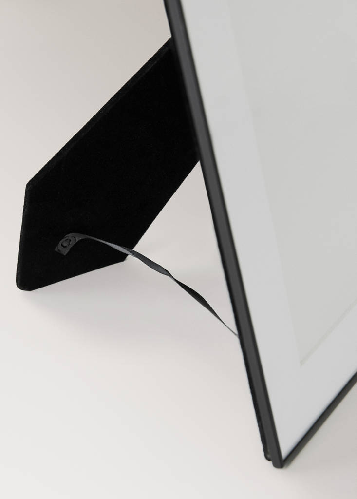 Large metallic profile photo frame — Black