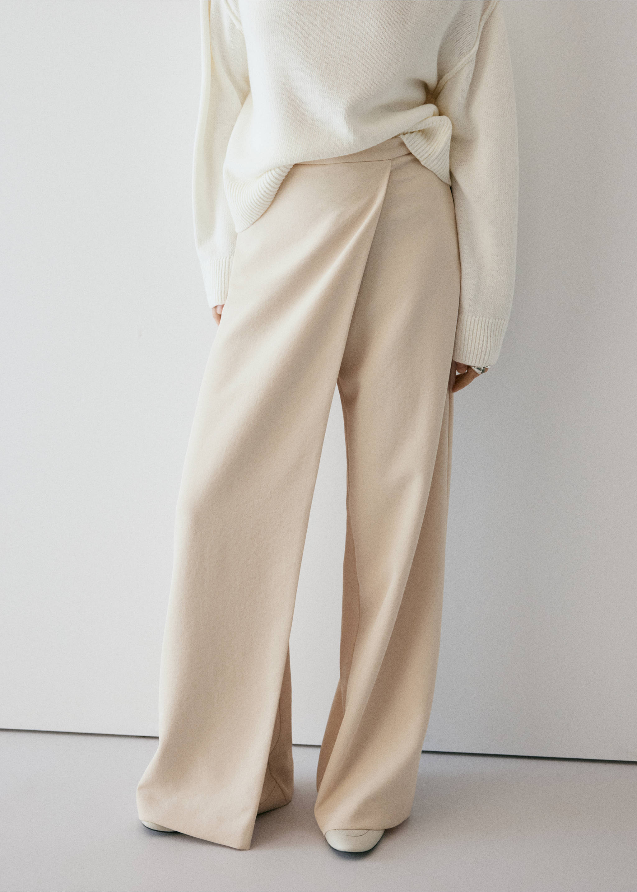 Cream wrap-over wide-leg trousers with a high-rise waist., Ecru. Ref: 37064084-01.