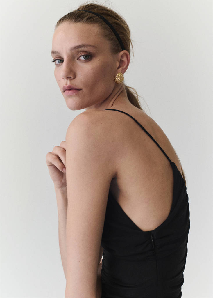 Ruched V-neck dress — Black