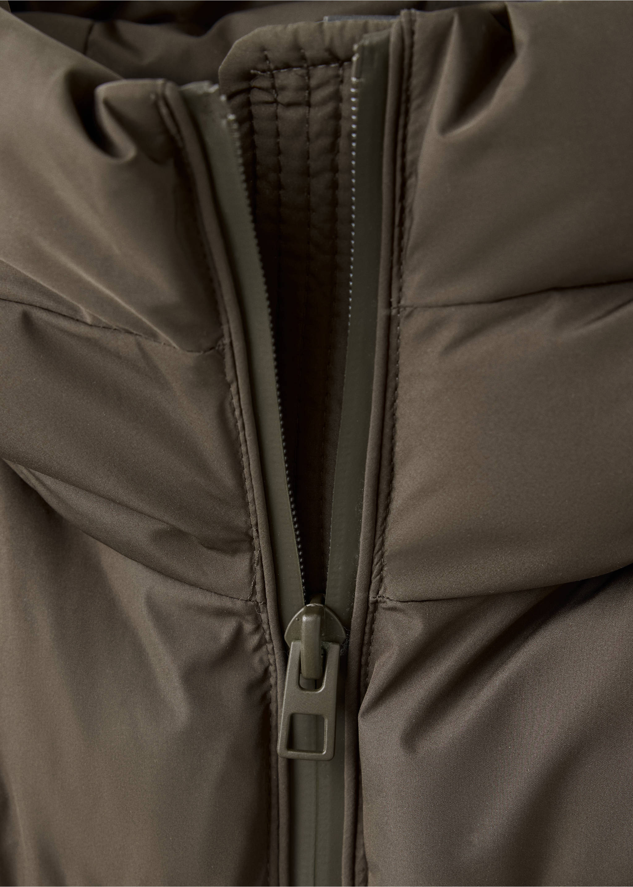 Anorak eskimo - Détail de l'article 8, Marron moyen. Ref: 37064100-00.