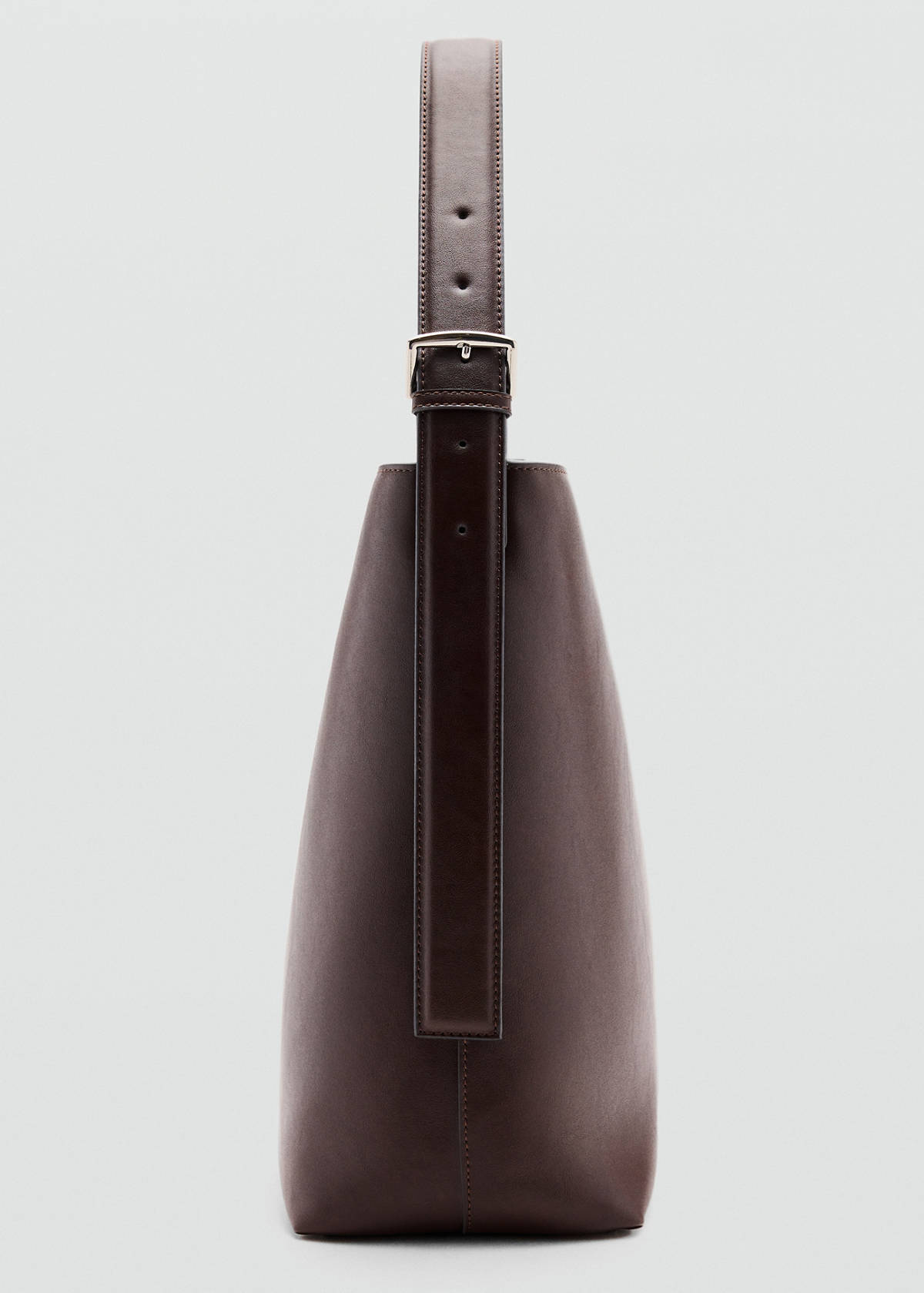Bucket bag with buckle — Chocolate