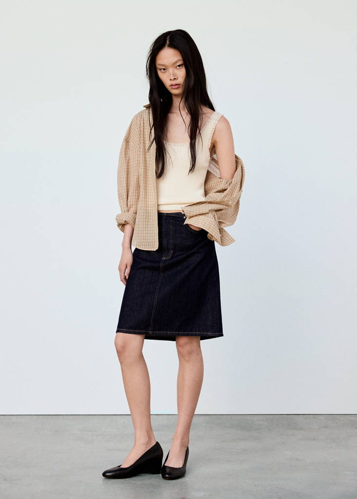 Ribbed knit top with lace details — Ecru