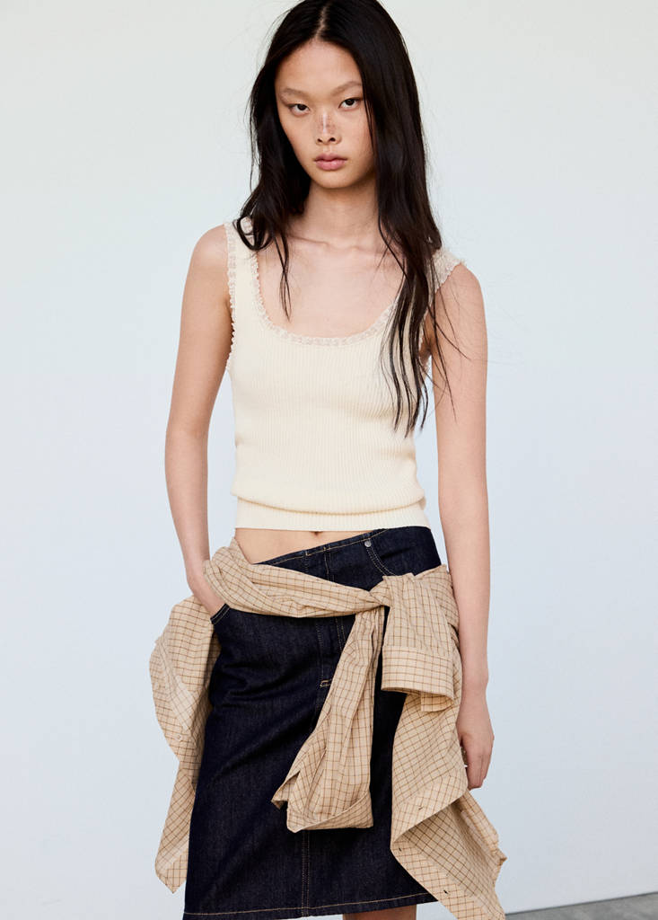 Ribbed knit top with lace details — Ecru
