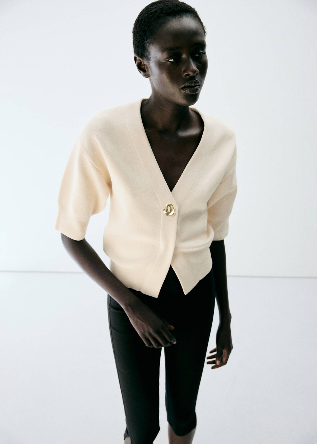 Knitted cardigan with jewel button — Ecru