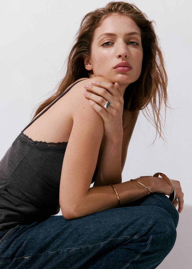 V-neck lace top — Grey