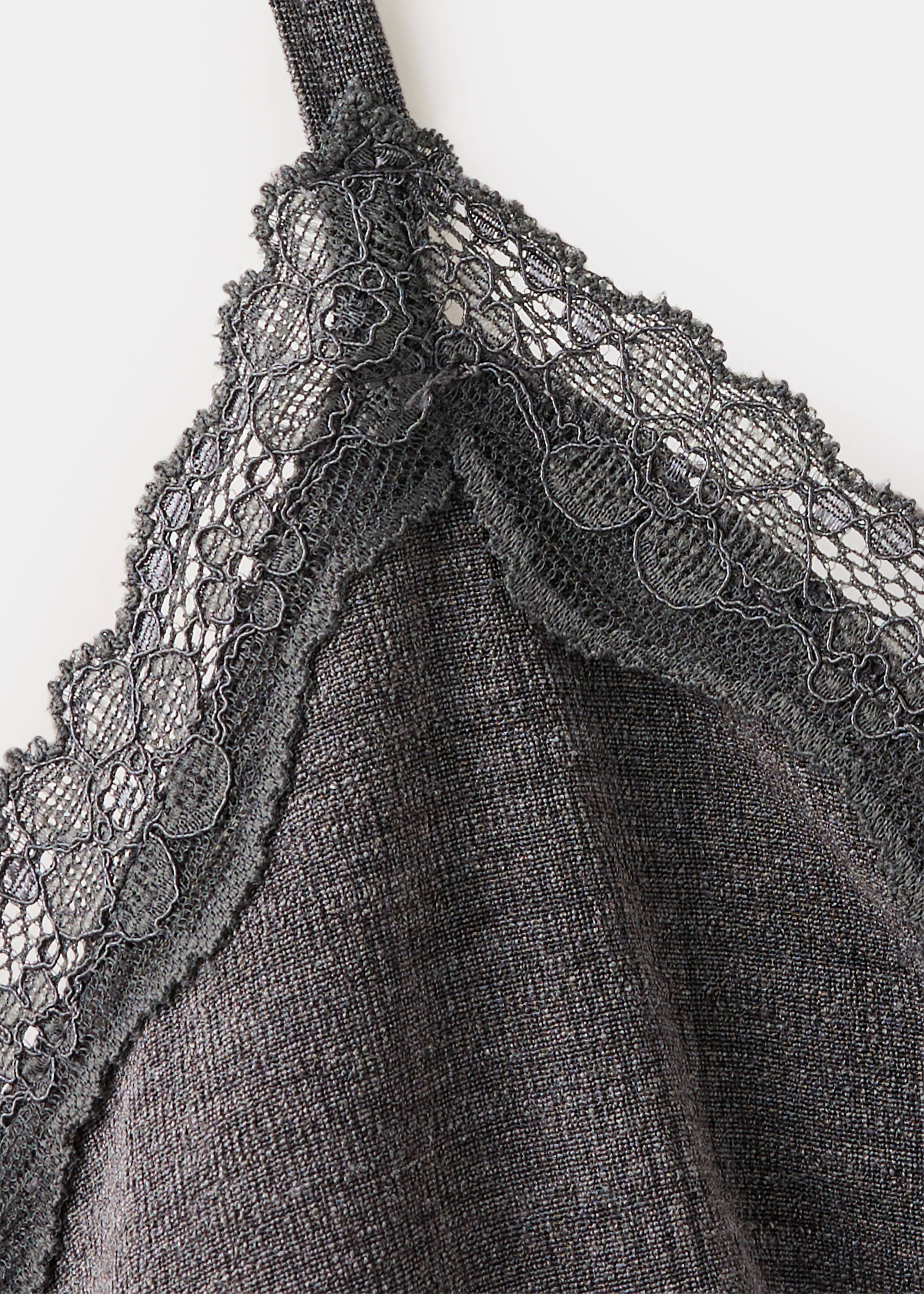 Top cuello pico encaje - Detalle del artículo 8