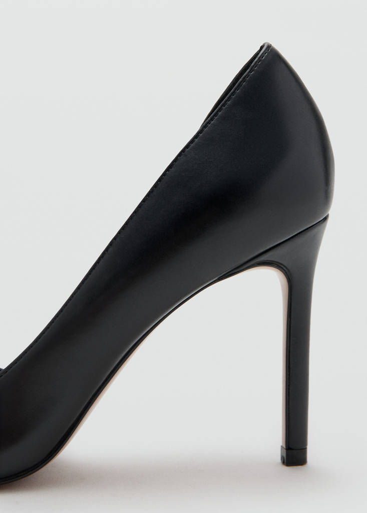 Stiletto heel shoe — Black