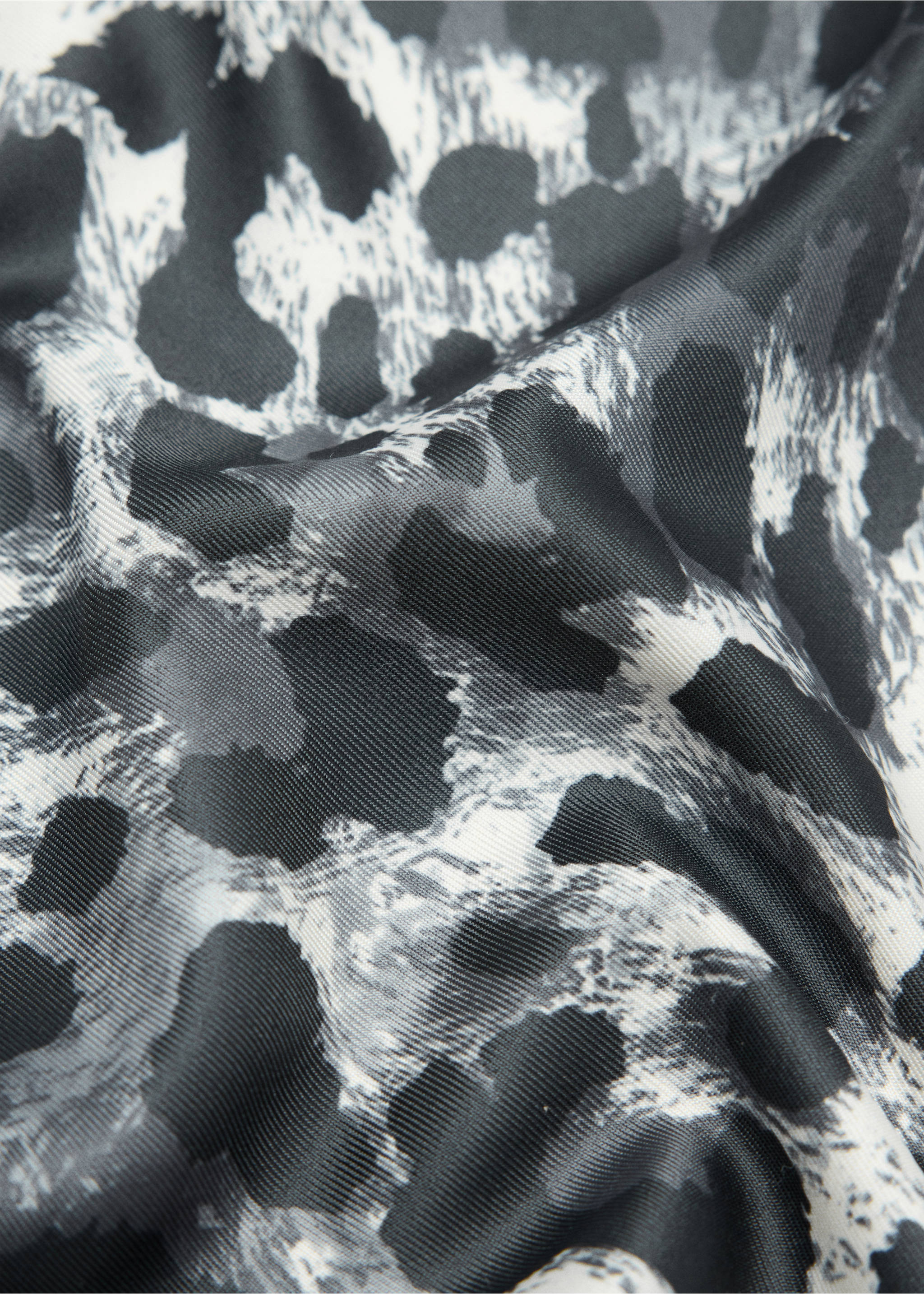 Leopard print square scarf - Medium plane, Grey. Ref: 37064411-00.