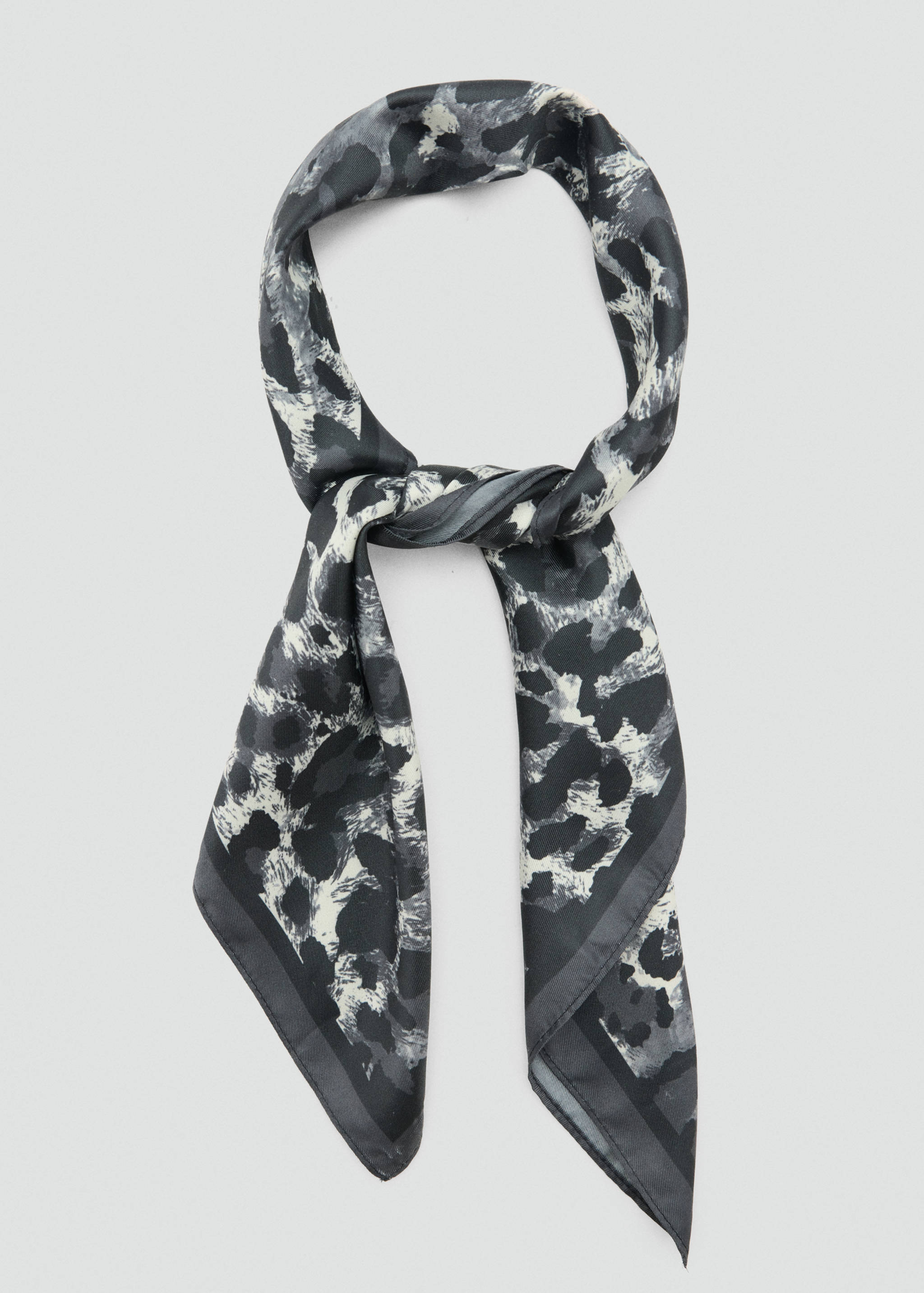Leopard print square scarf - Details of the article 1
