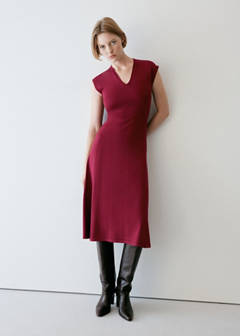 V-neck knitted dress — Strawberry 2