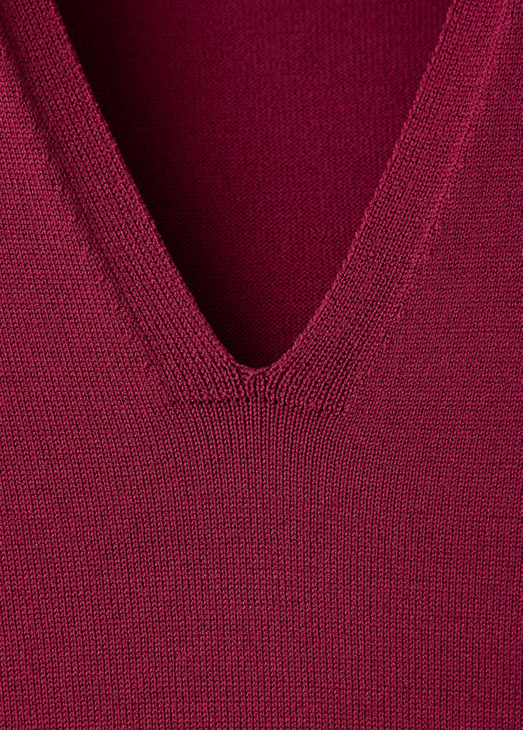 V-neck knitted dress — Strawberry