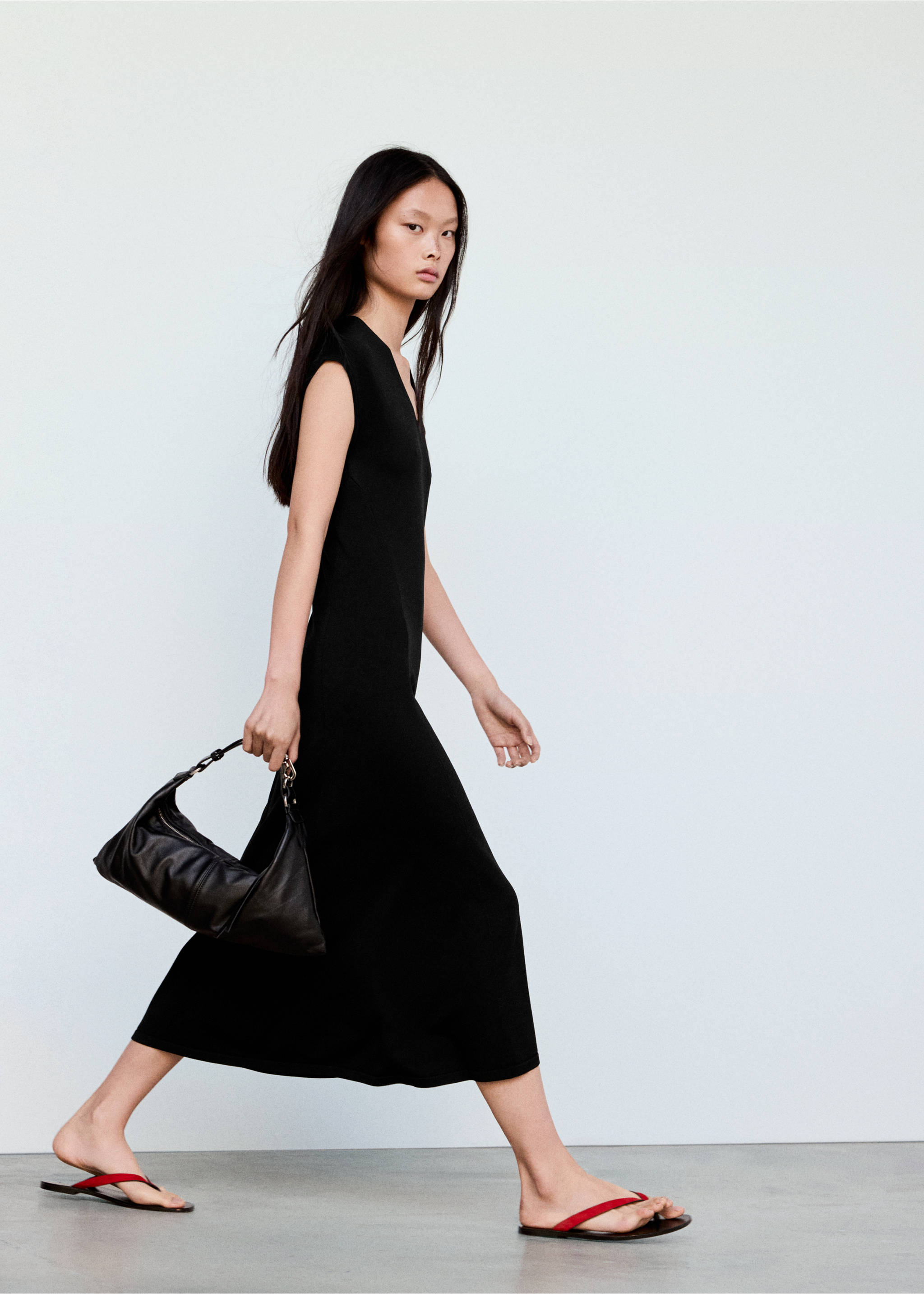 Robe en maille col V - Plan général, Noir. Ref: 37064421-00.