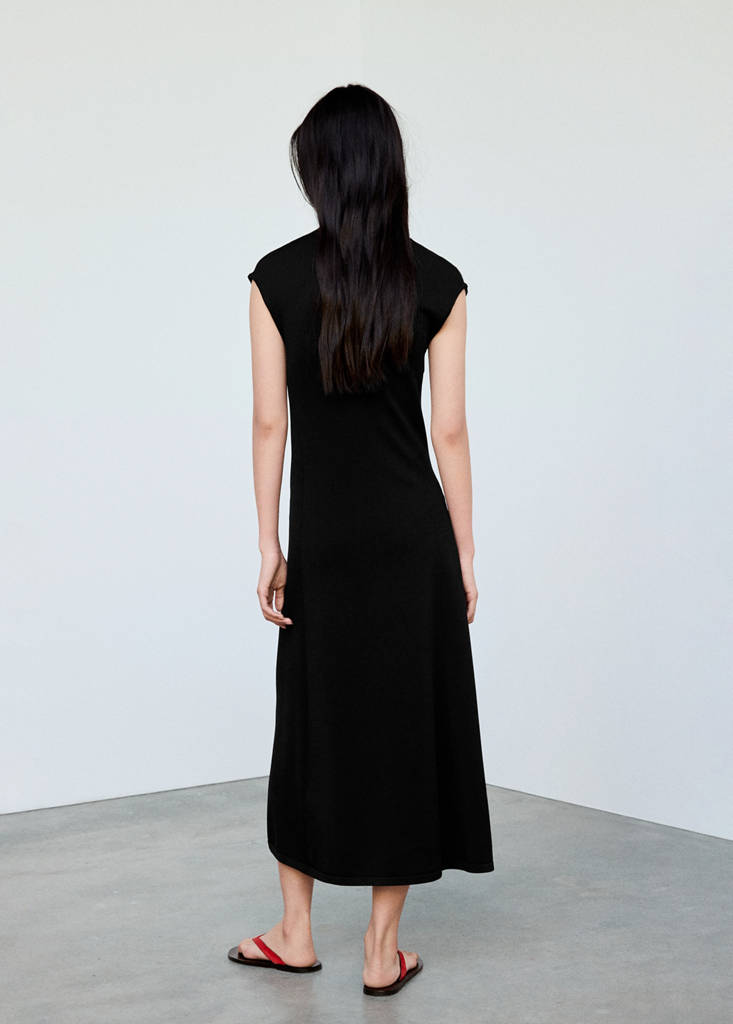 V-neck knitted dress — Black
