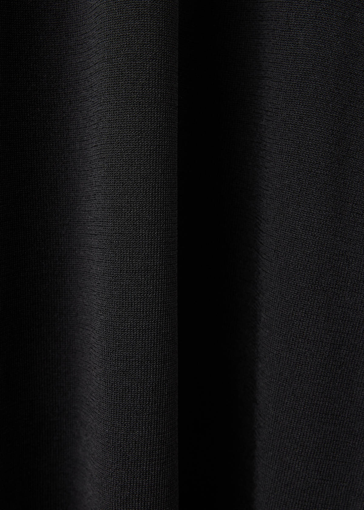 V-neck knitted dress — Black