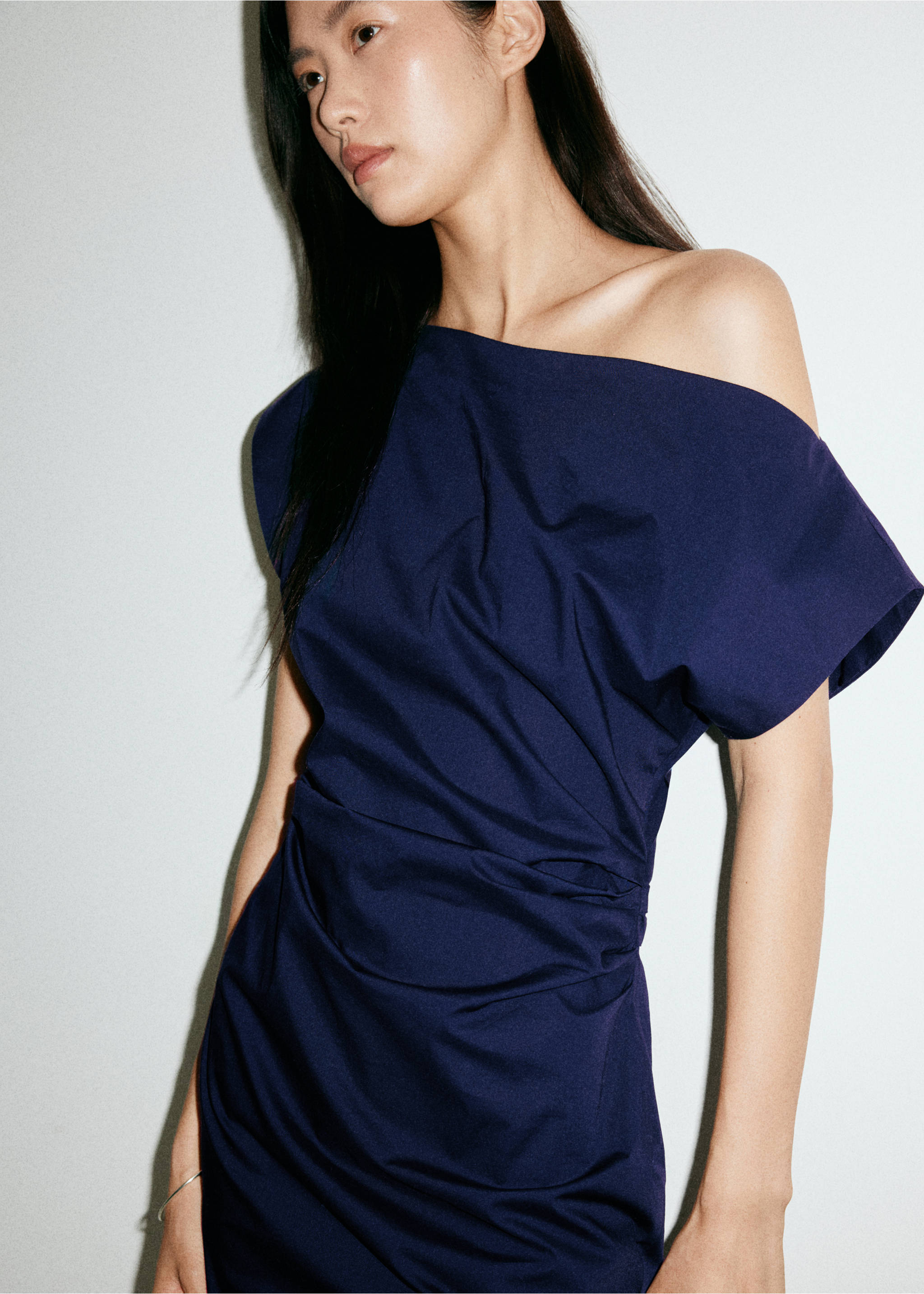 Asymmetrical pleated dress - Medium plane, Blue. Ref: 37064422-00.