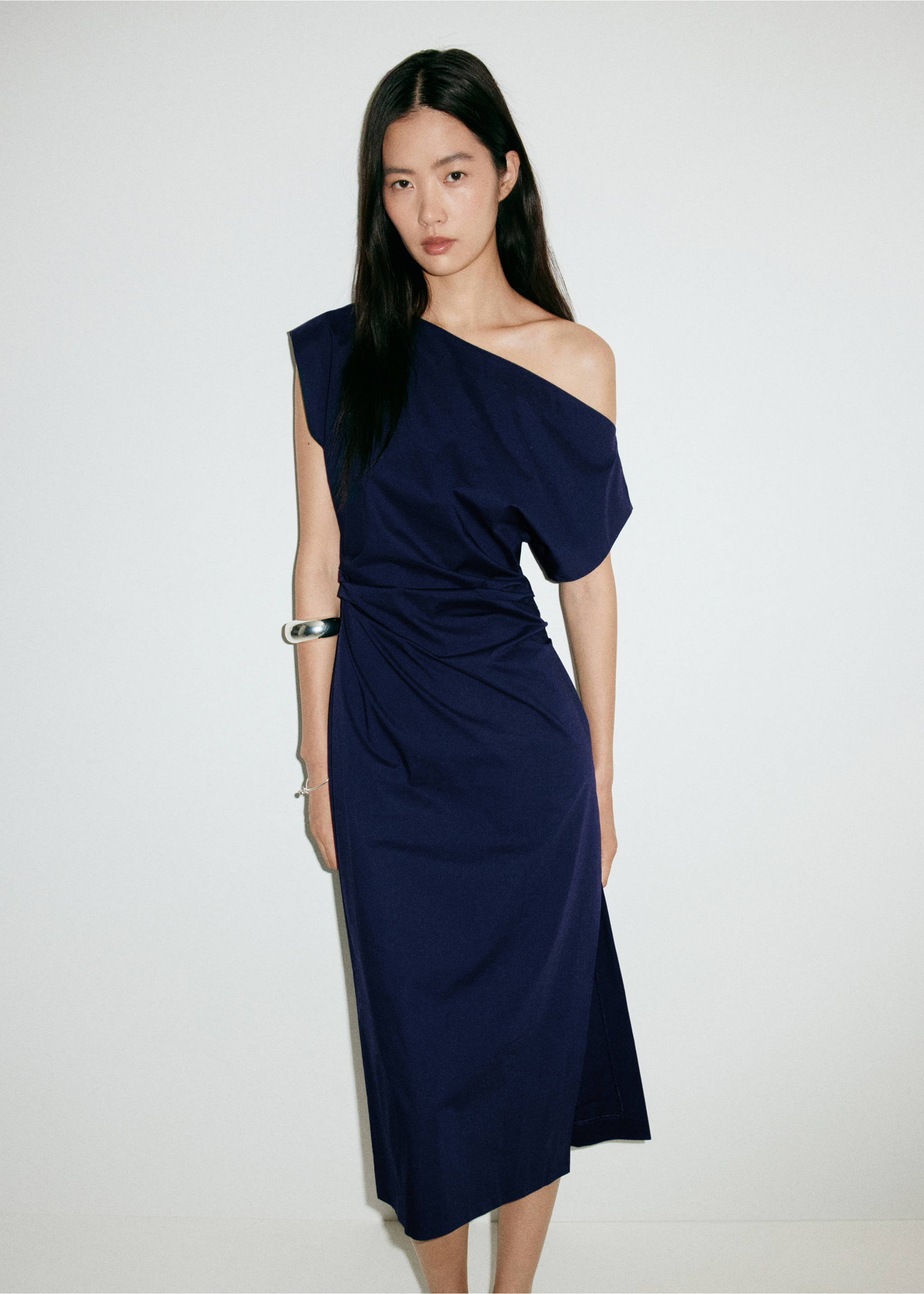 Asymmetrical pleated dress - Details of the article 1, Blue. Ref: 37064422-00.