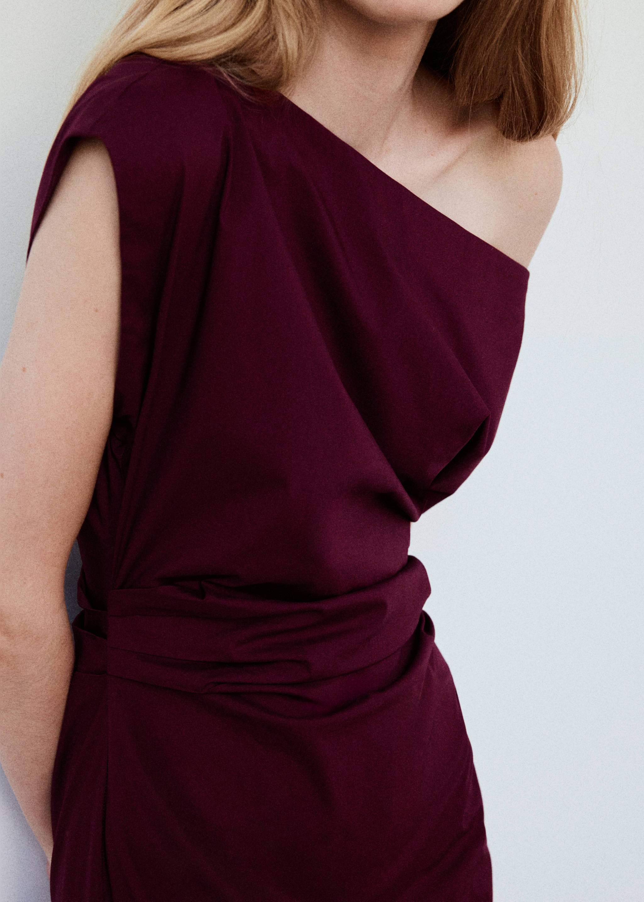 Asymmetrical pleated dress - Details of the article 3
