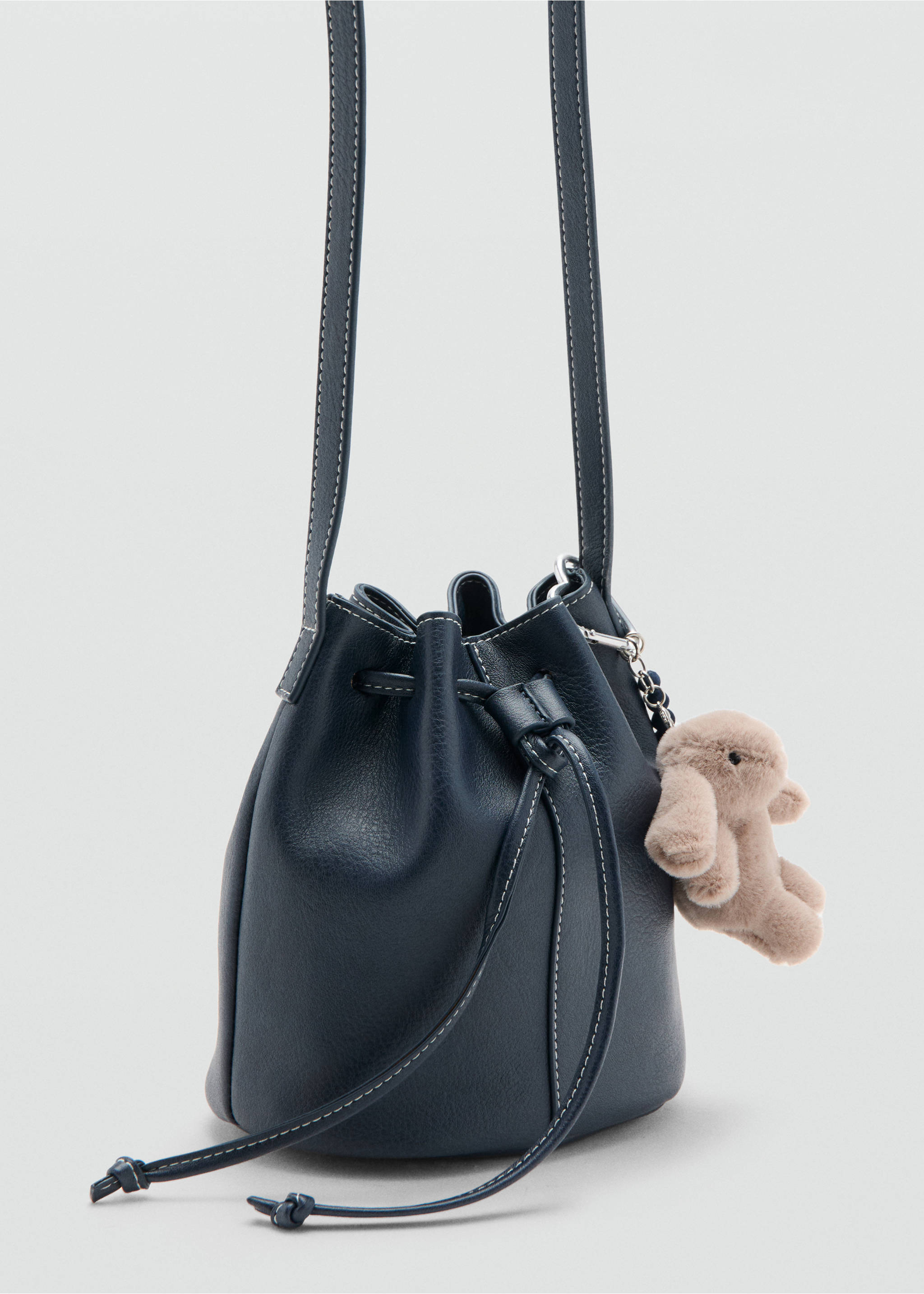 Bunny charm bucket handbag - Medium plane, Navy. Ref: 37064427-00.