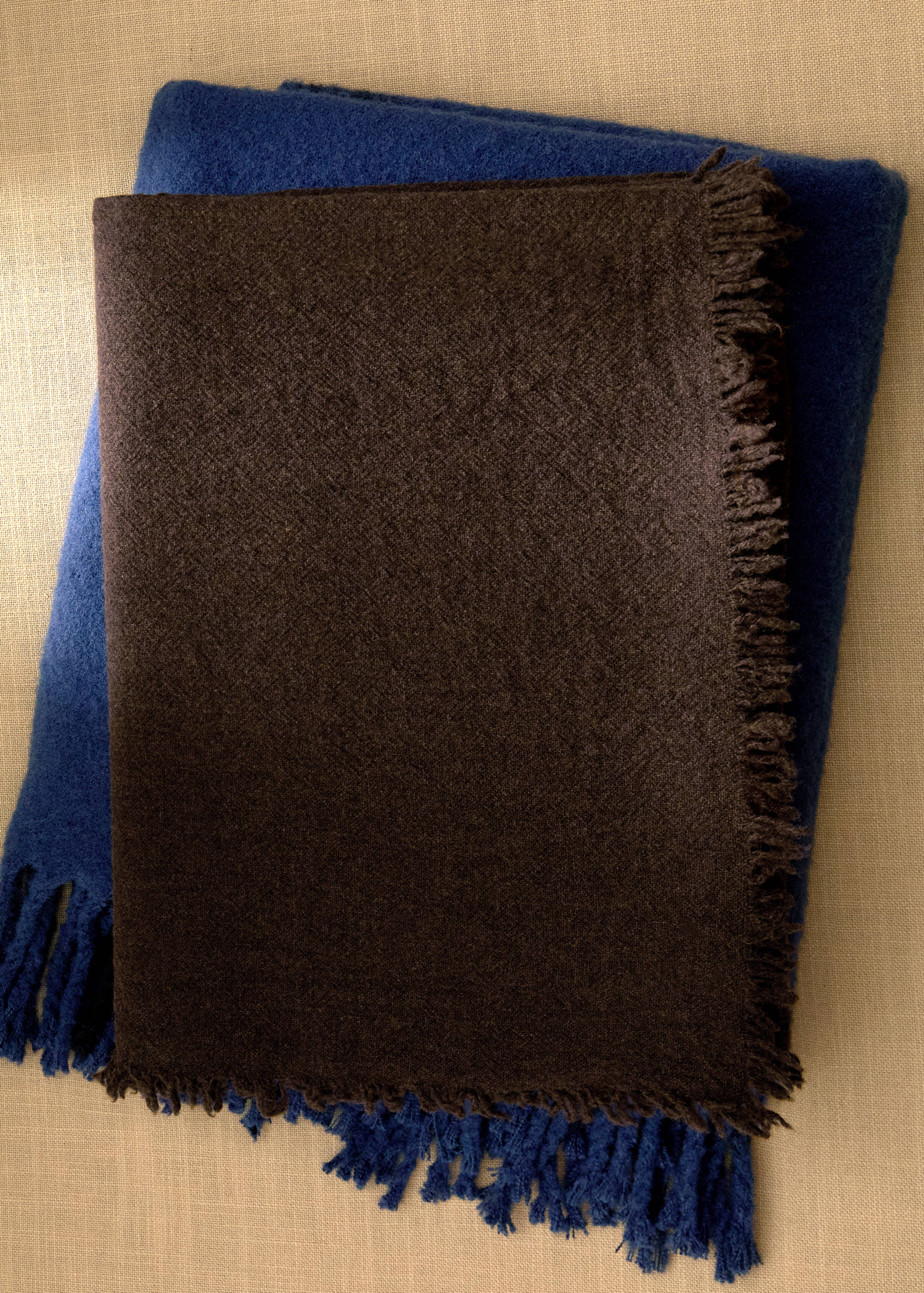 Couverture en laine détail franges - Plan général