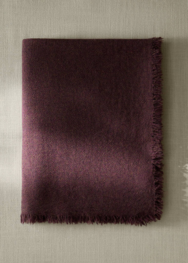 Wool throw with fringed detail — Dark Red