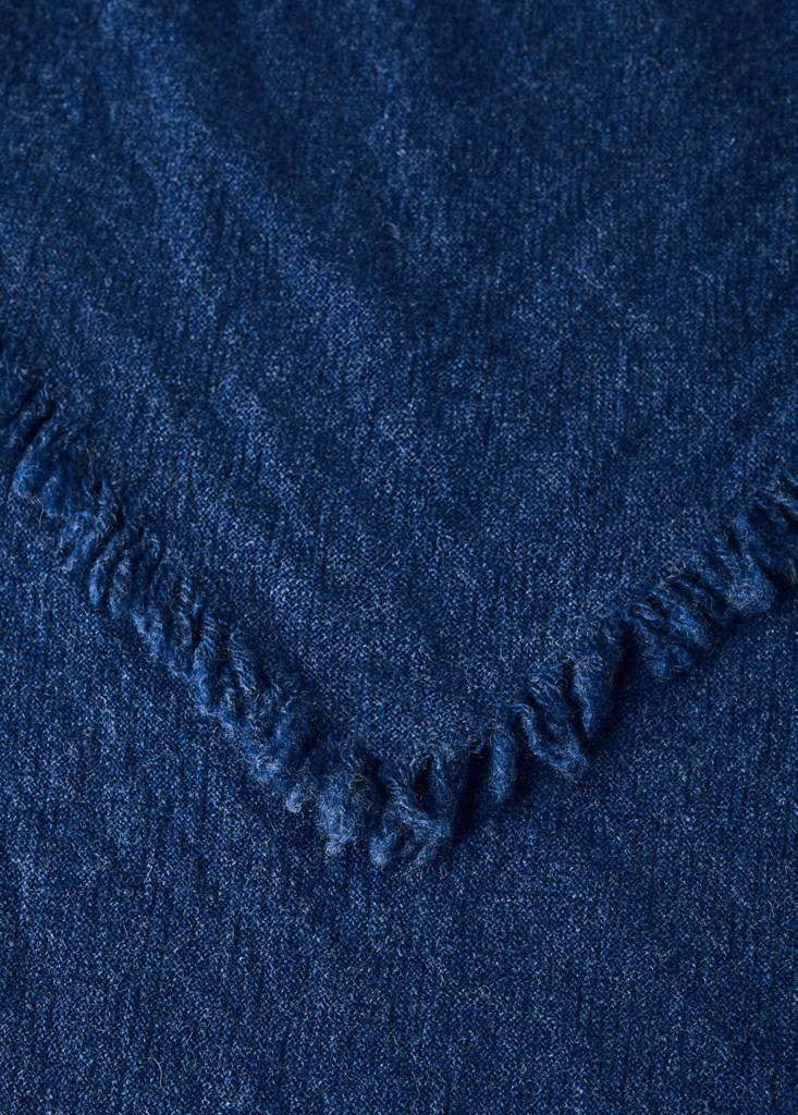 Wool throw with fringed detail — Dark Blue