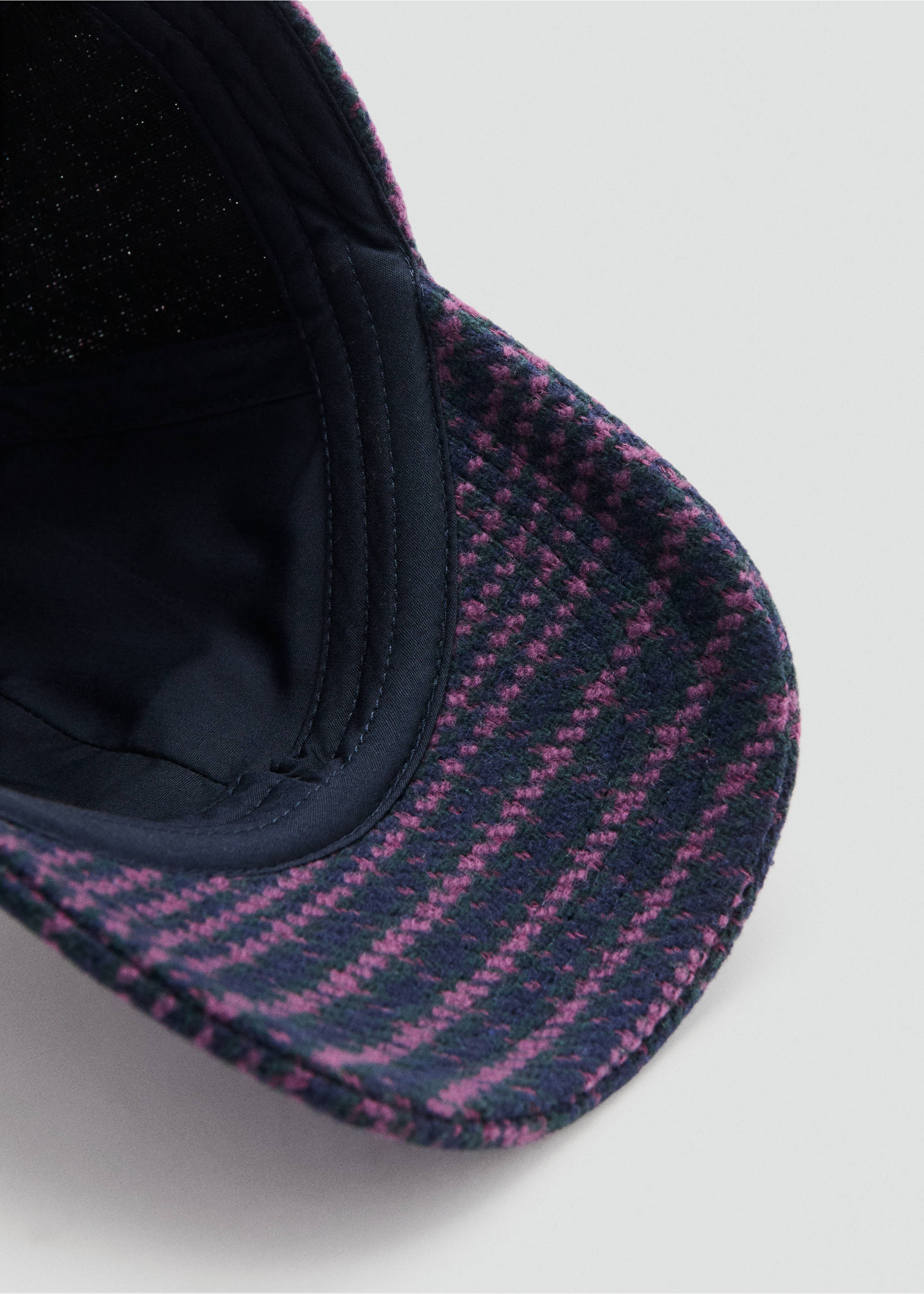 Embroidered flannel cap - Details of the article 2, Navy. Ref: 37064448-00.