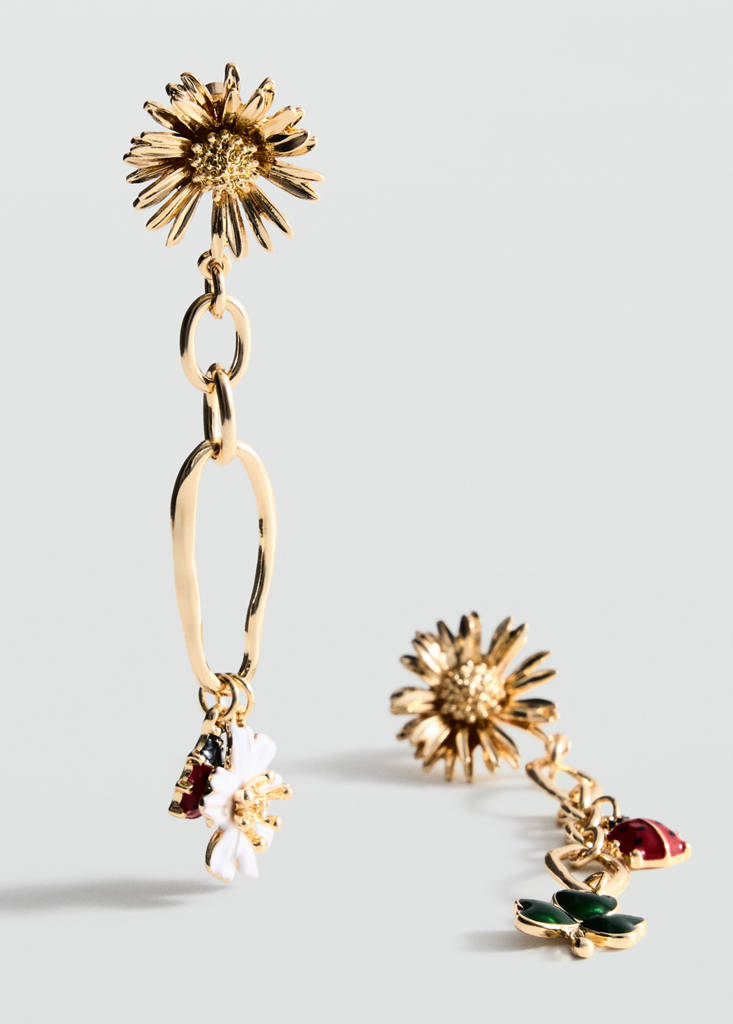 Long flower earrings — Gold