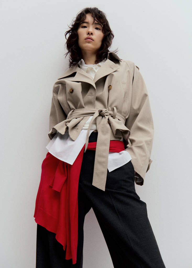 Short trench coat with belt — Beige