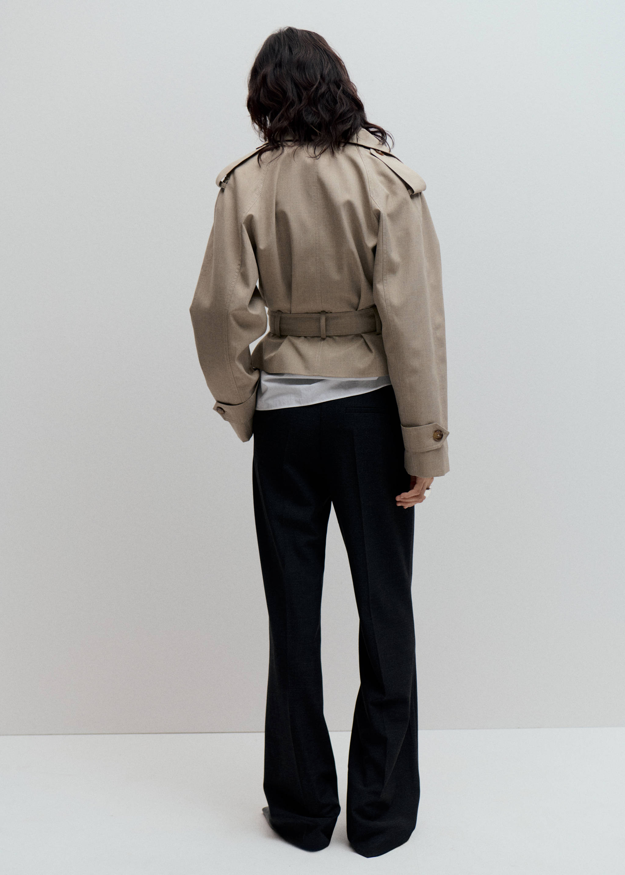 Short trench coat with belt - Reverse of the article