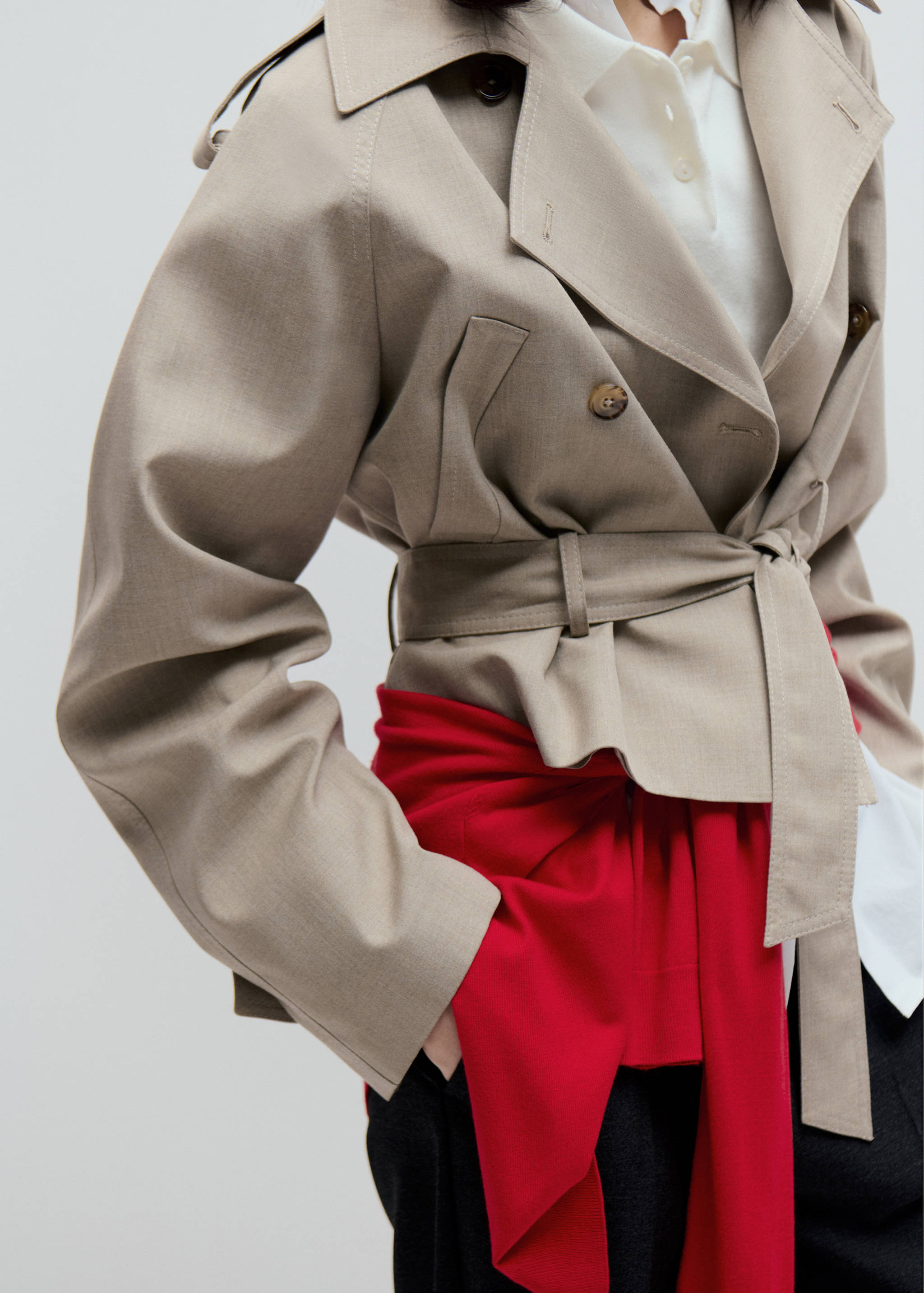 Short trench coat with belt - Details of the article 4