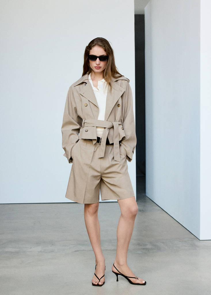 Short trench coat with belt — Beige