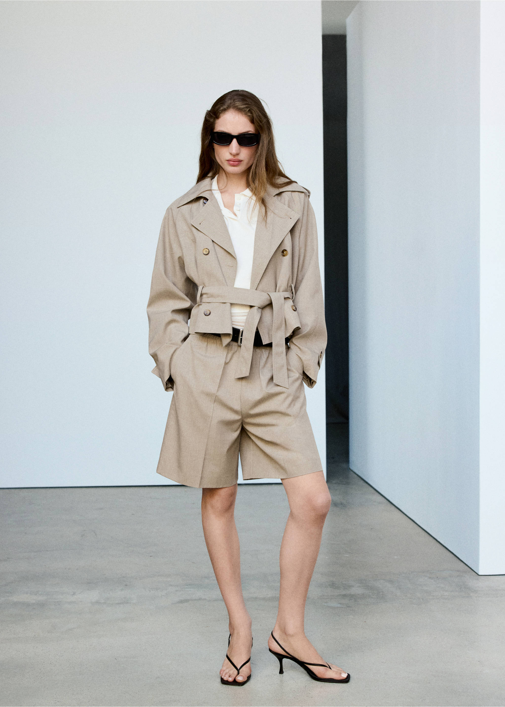 Short trench coat with belt - General plane, Beige. Ref: 37064472-02.