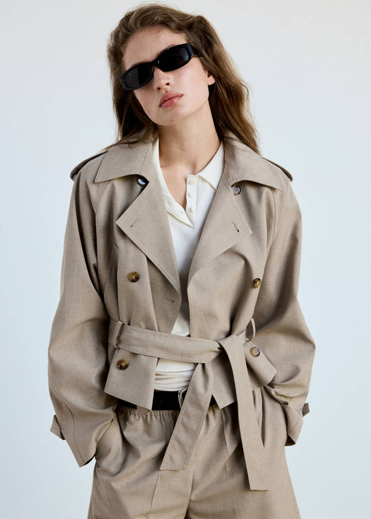 Short trench coat with belt — Beige