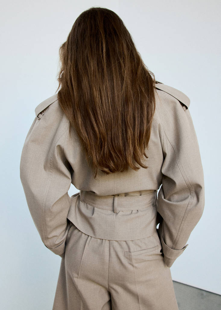 Short trench coat with belt — Beige