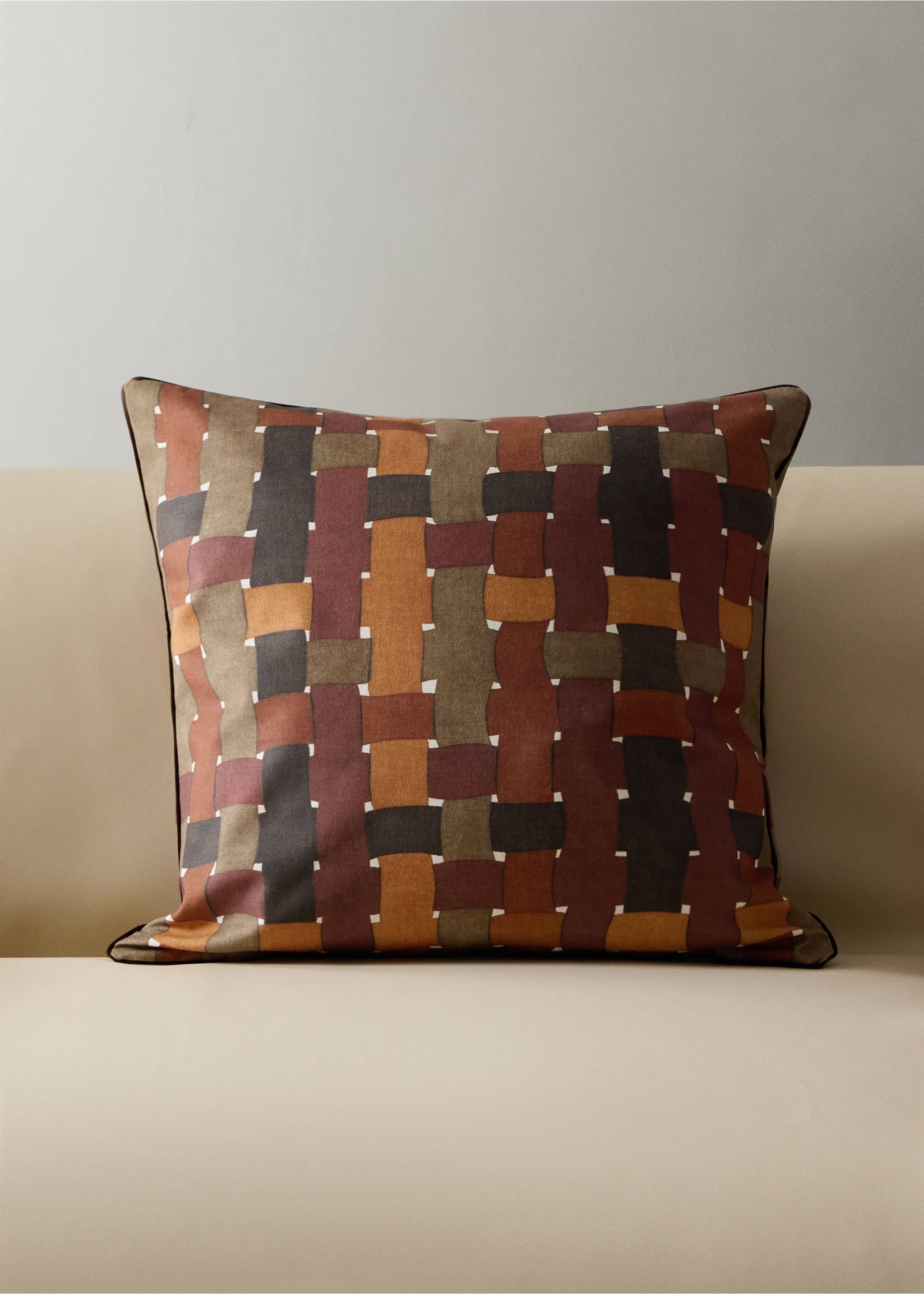 Piped cushion cover 50x50cm - General plane, Russet. Ref: 37064800-00.