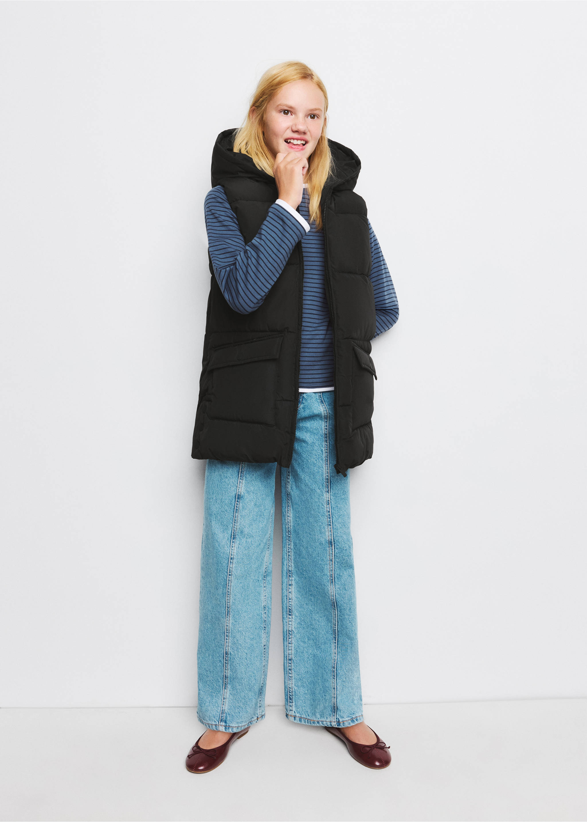 Hooded waistcoat with pockets - General plane, Black. Ref: 37065150-00.