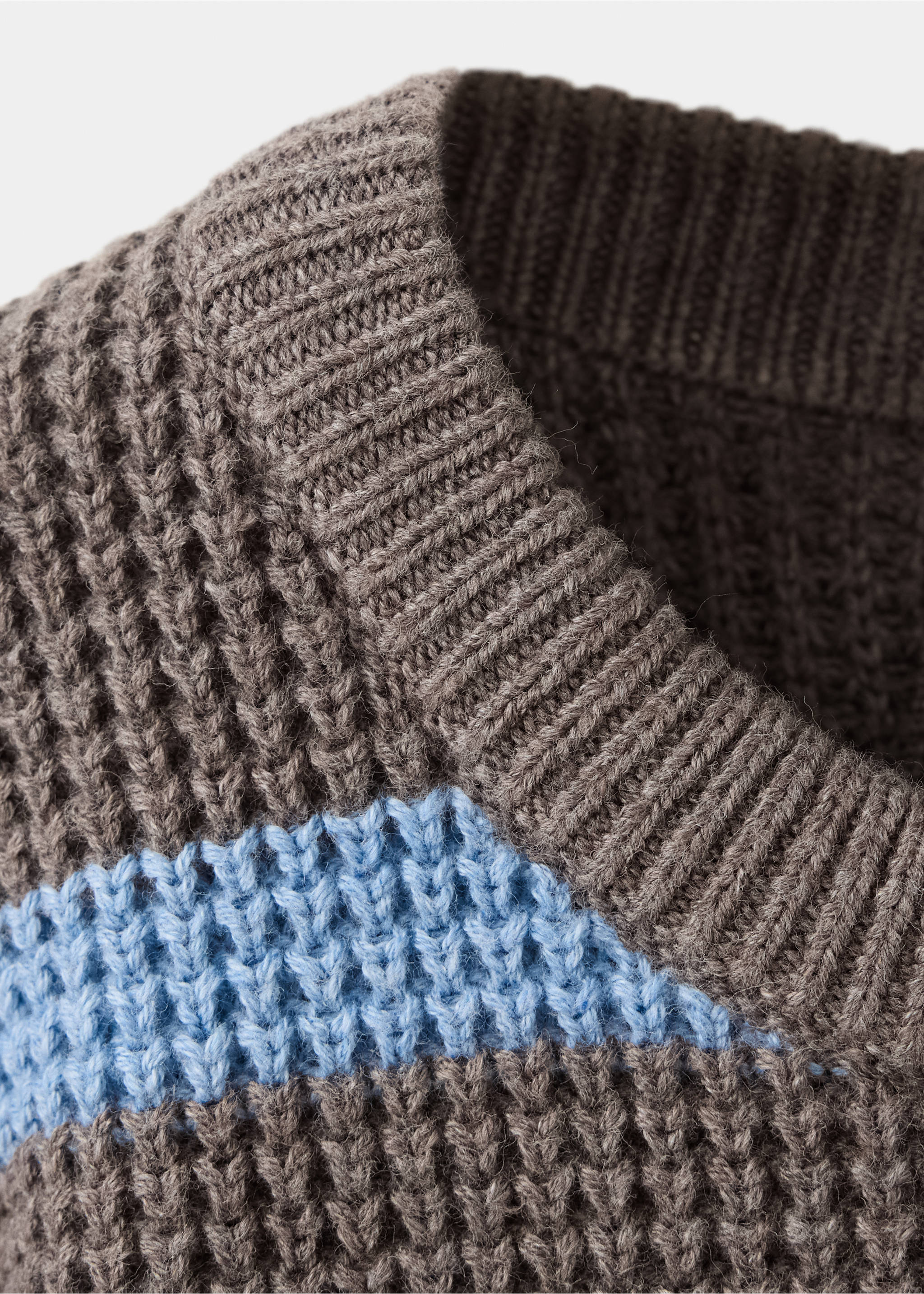 Knit striped sweater - Details of the article 8, Coffee. Ref: 37065166-00.