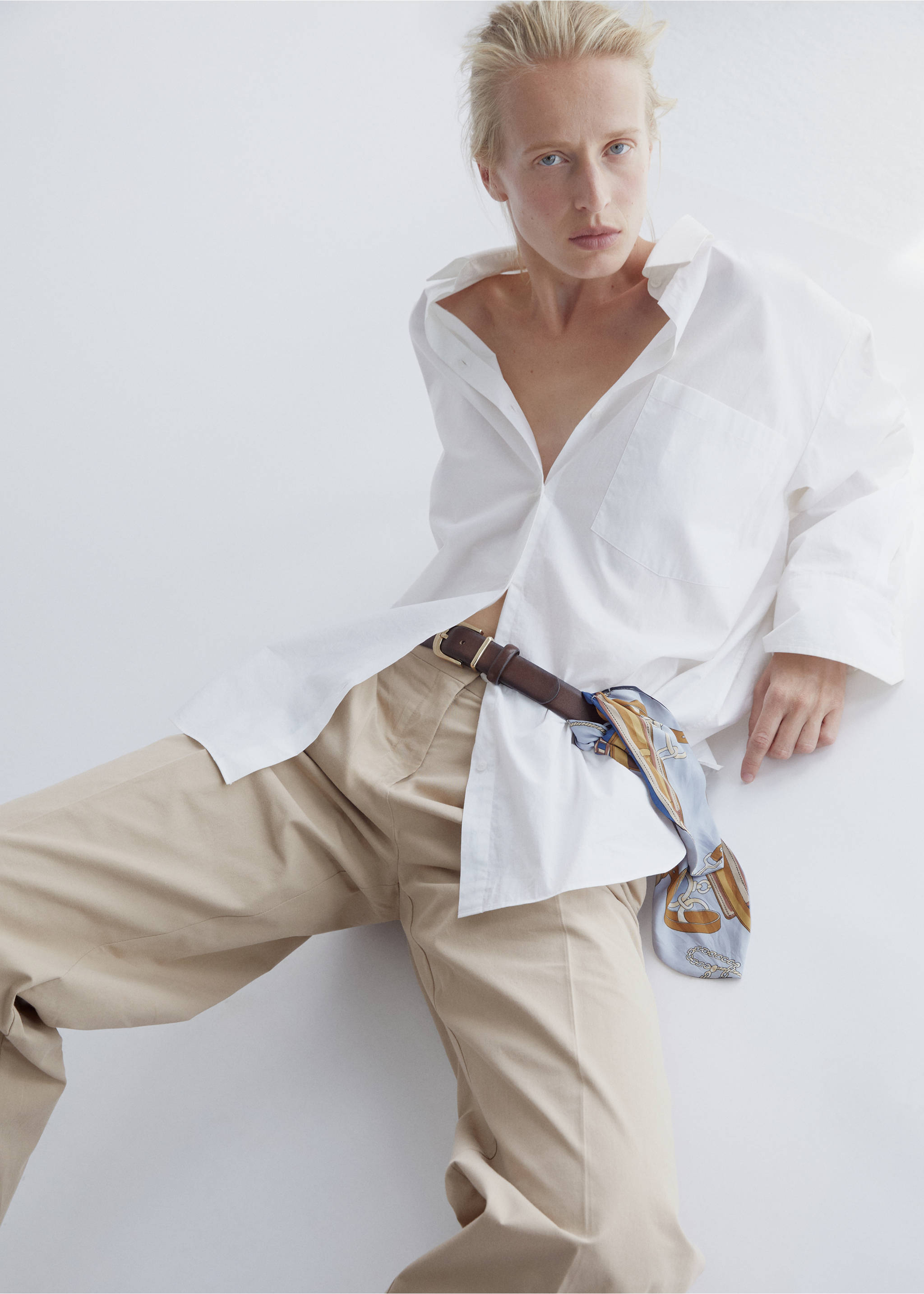 Straight-leg cotton pleated trousers - Details of the article 1, Beige. Ref: 37065176-00.