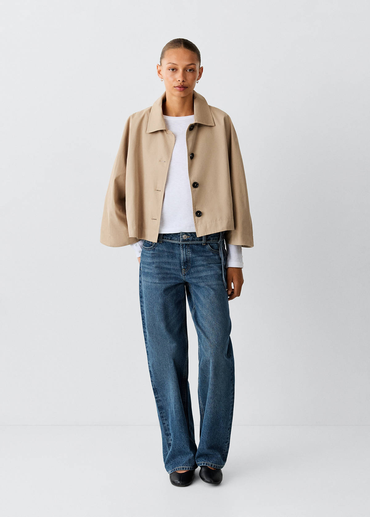 Trench cape with buttons — Beige