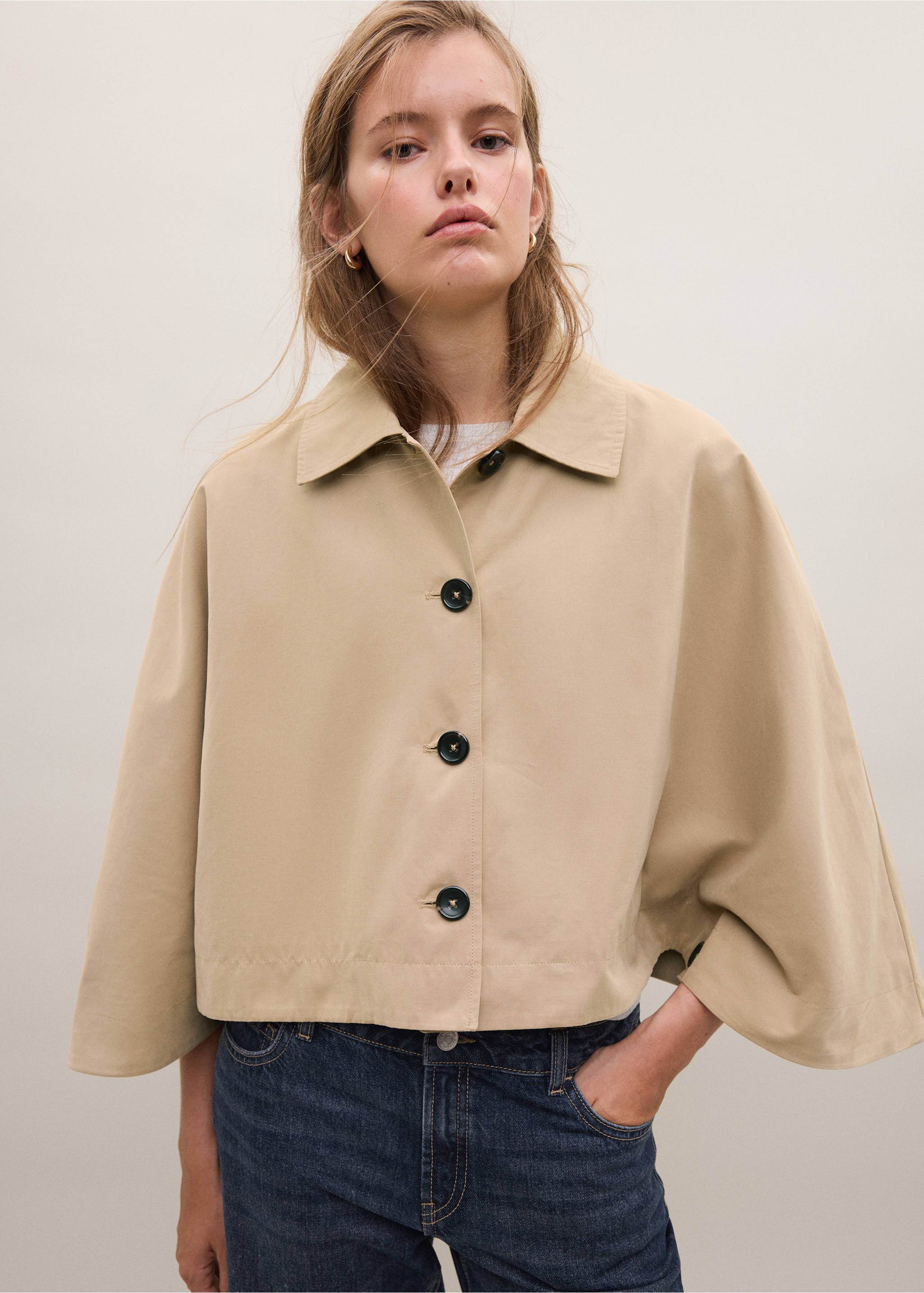 Trench cape with buttons - Medium plane, Beige. Ref: 37065836-01.