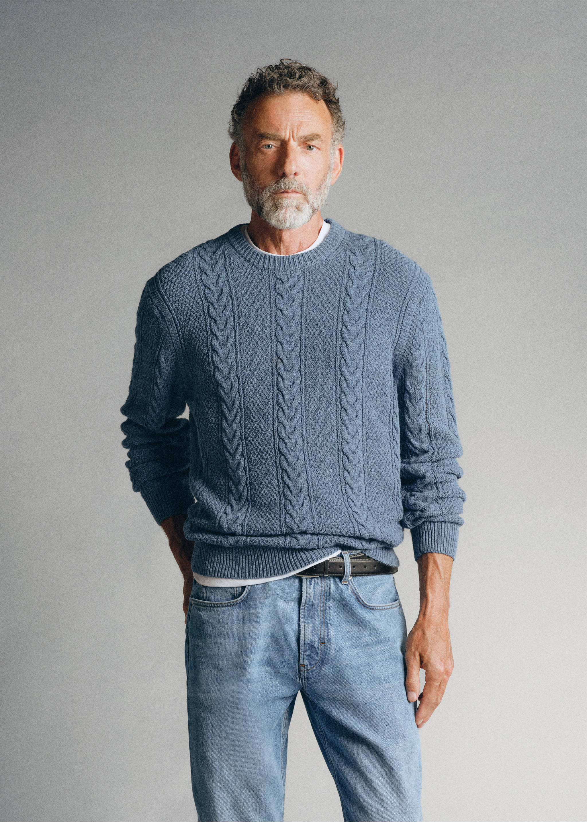 100% cotton cable knit jumper - Medium plane, China Blue. Ref: 37065840-00.