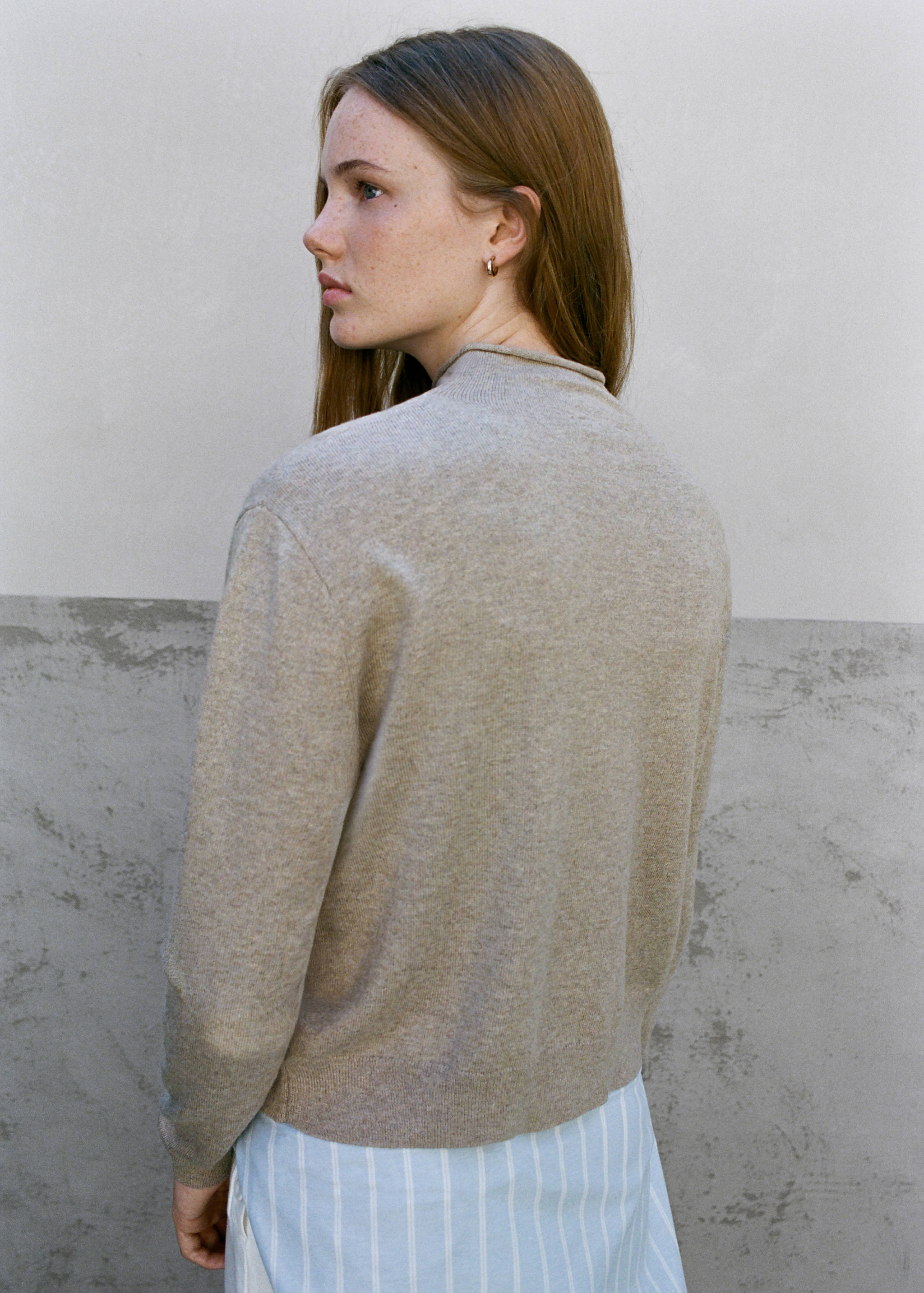Perkins-collar button-up cardigan - Reverse of the article