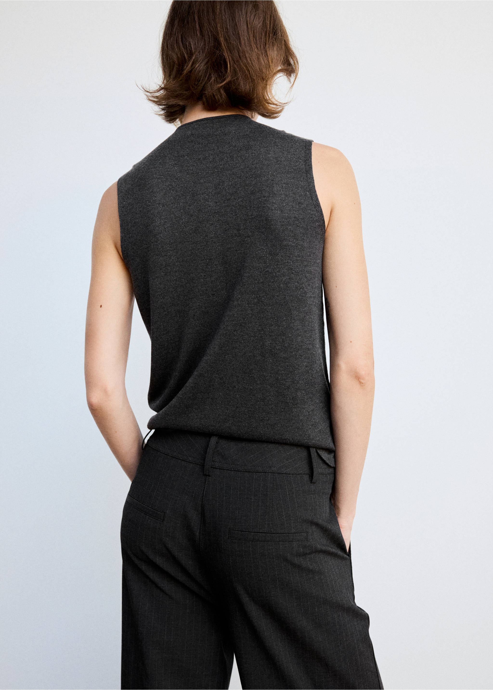 Fine-knit waistcoat with buttons - Reverse of the article, Charcoal. Ref: 37065848-00.